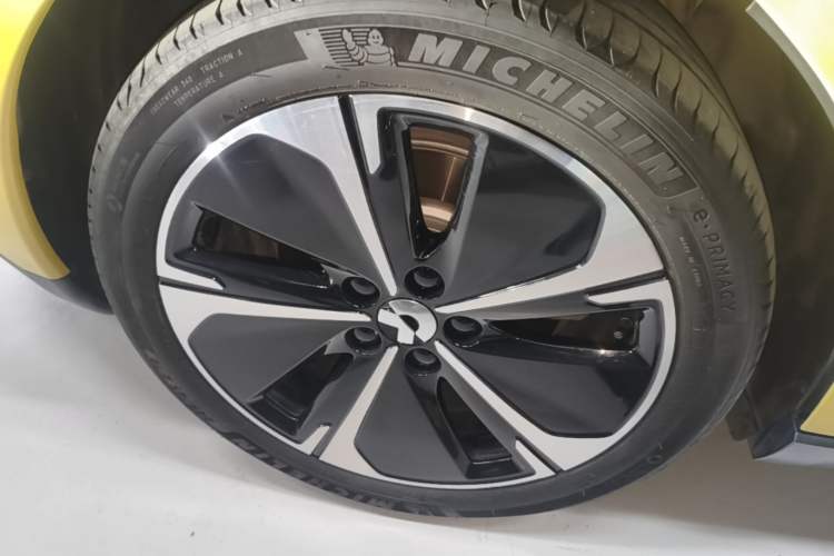 Used Nio ET5T 2024 75kWh Touring Right Rear Wheel Hub