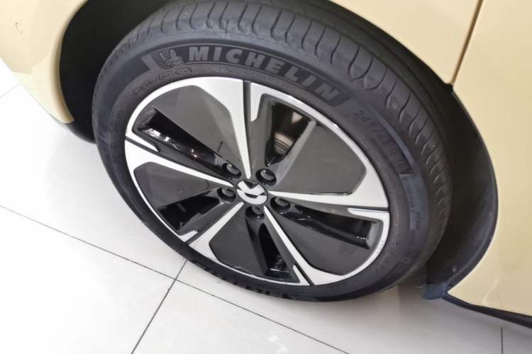 Used Nio ET5T 2024 75kWh Touring Right Rear Wheel Hub