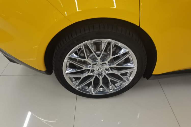 Used Nio ET5T 2024 75kWh Touring Right Rear Wheel Hub