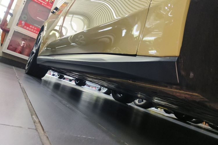 Used Nio ET5T 2024 75kWh Touring Right Side Sill