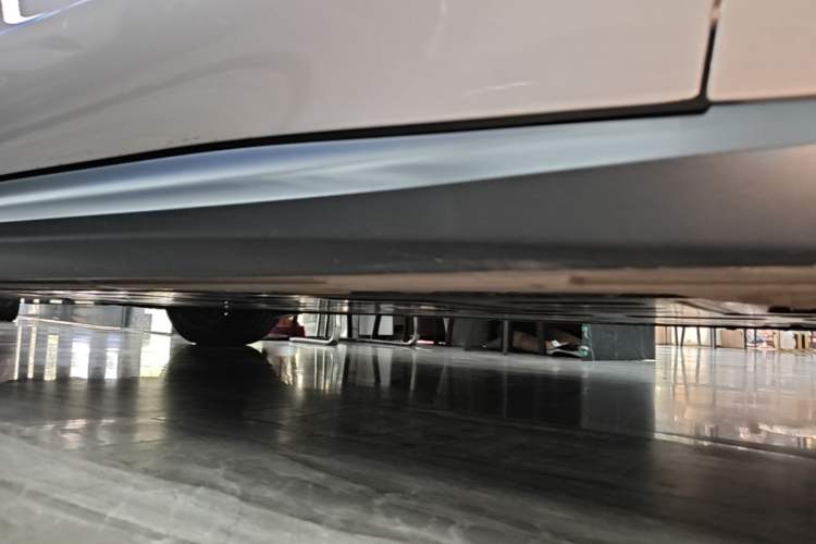 Used Nio ET5T 2024 75kWh Touring Right Side Sill