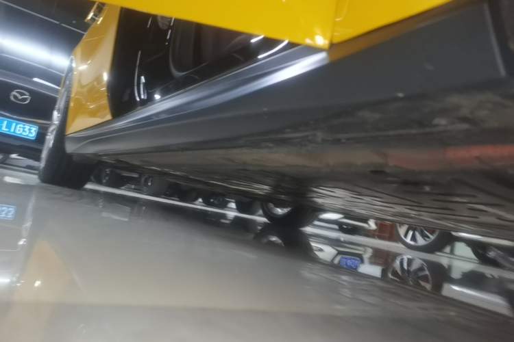 Used Nio ET5T 2024 75kWh Touring Right Side Sill