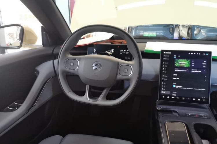 Used Nio ET5T 2024 75kWh Touring Steering Wheel