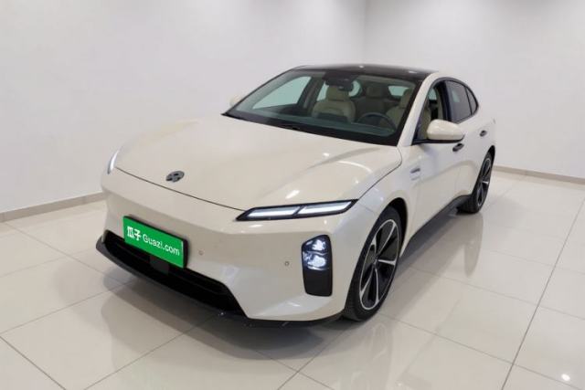 Ojetý Nio ET5T 2025 75 kWh Touring