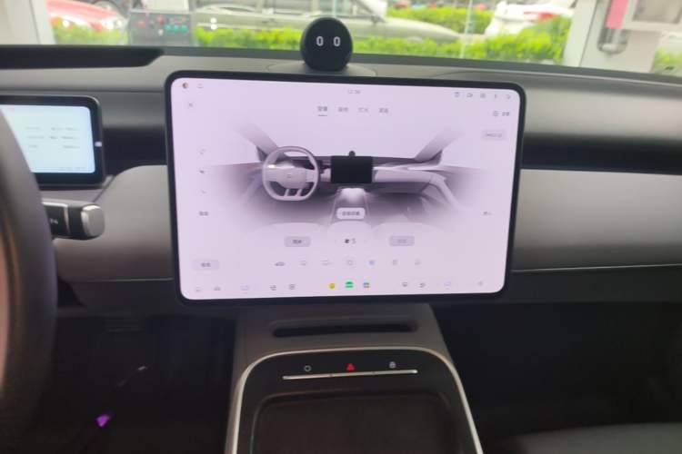 Used Nio ET5T 2025 75 kWh Touring Audio And AC Panel