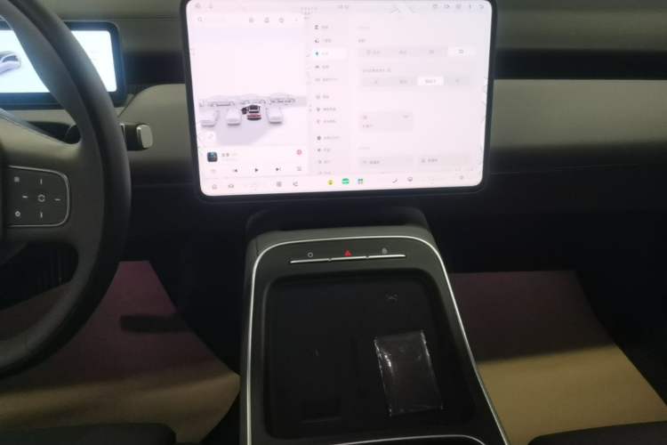 Used Nio ET5T 2025 75 kWh Touring Audio And AC Panel