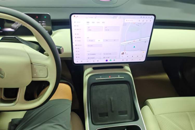 Used Nio ET5T 2025 75 kWh Touring Audio And AC Panel