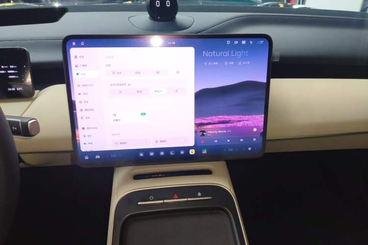 Used Nio ET5T 2025 75 kWh Touring Audio And AC Panel