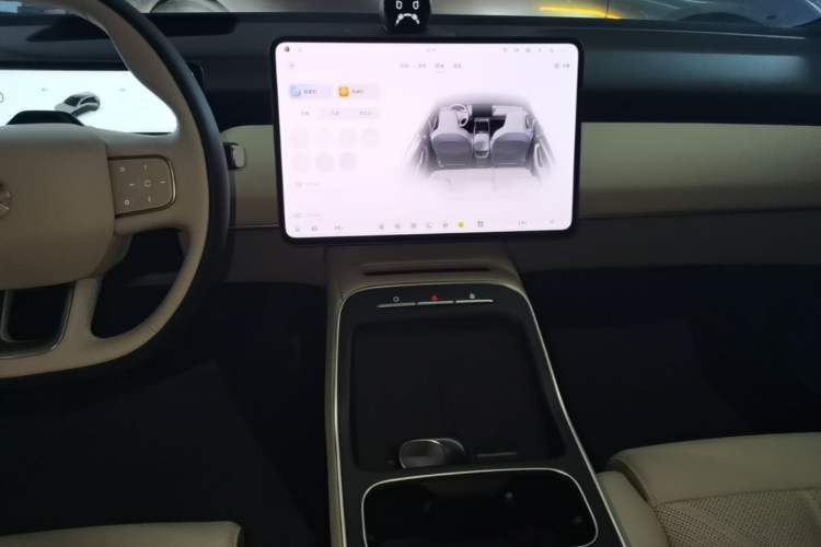 Used Nio ET5T 2025 75 kWh Touring Audio And AC Panel