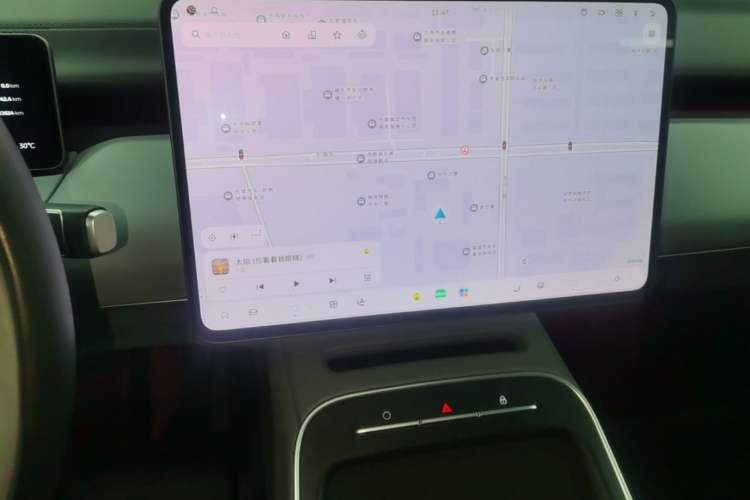 Used Nio ET5T 2025 75 kWh Touring Audio And AC Panel