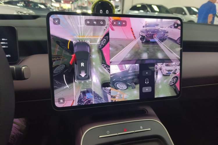 Used Nio ET5T 2025 75 kWh Touring Audio And AC Panel