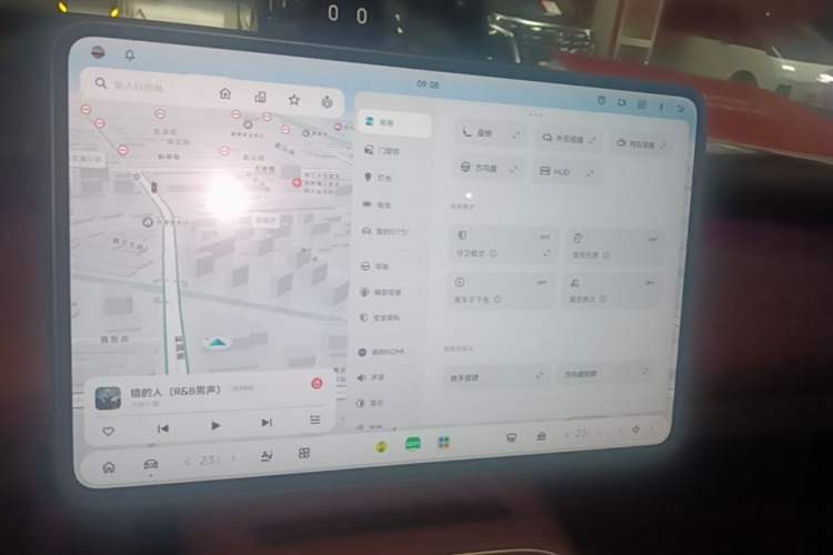 Used Nio ET5T 2025 75 kWh Touring Audio And AC Panel