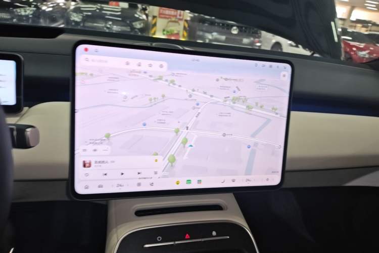 Used Nio ET5T 2025 75 kWh Touring Audio And AC Panel
