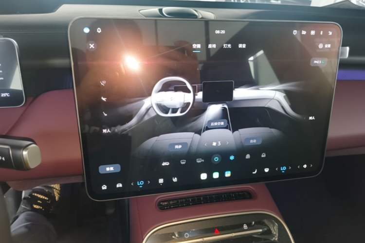 Used Nio ET5T 2025 75 kWh Touring Audio And AC Panel