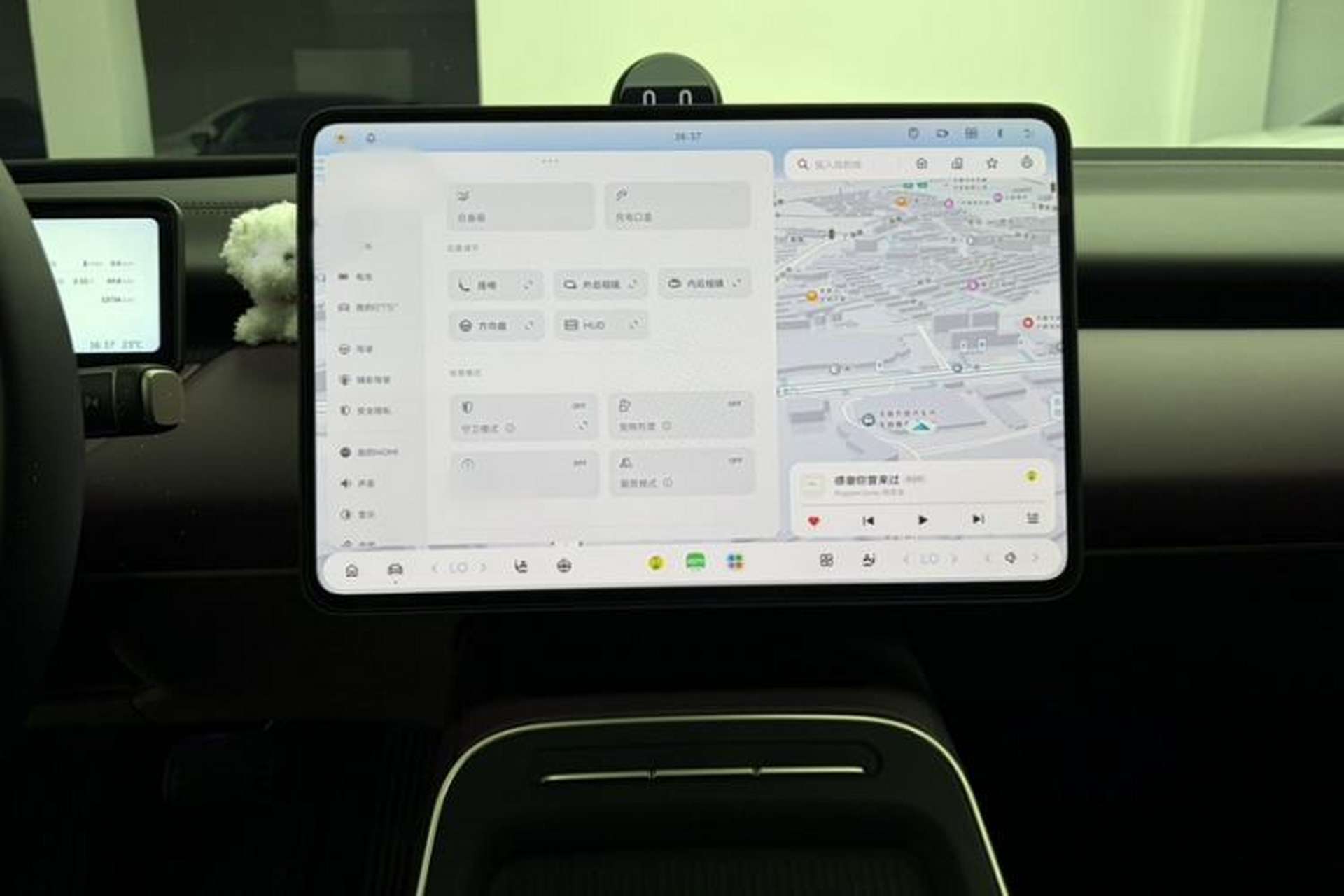 Used Nio ET5T 2025 75 kWh Touring Audio And AC Panel