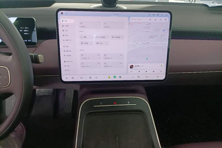 Used Nio ET5T 2025 75 kWh Touring Audio And AC Panel