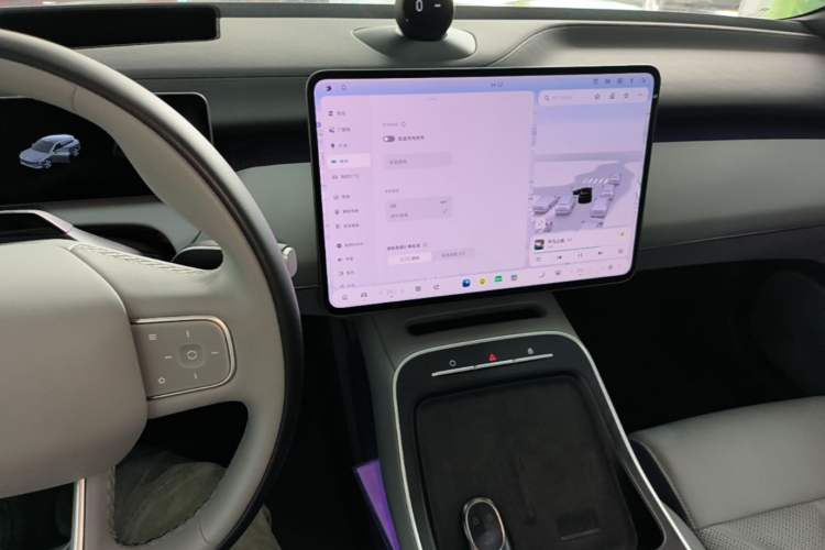 Used Nio ET5T 2025 75 kWh Touring Audio And AC Panel