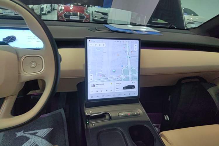 Used Nio ET5T 2025 75 kWh Touring Audio And AC Panel