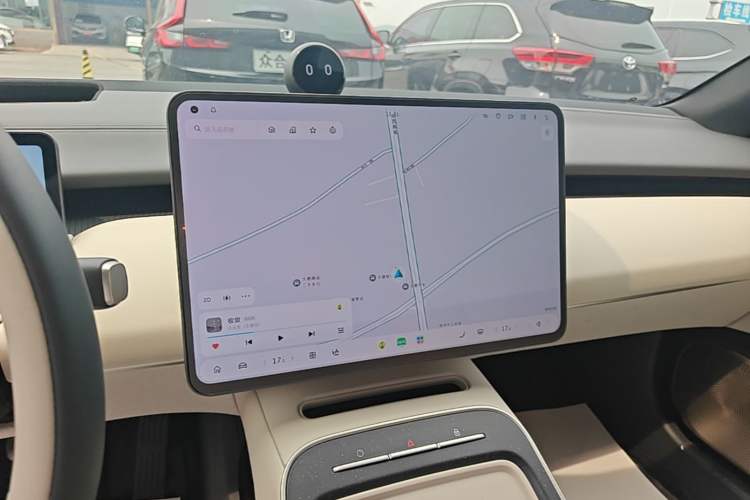 Used Nio ET5T 2025 75 kWh Touring Audio And AC Panel