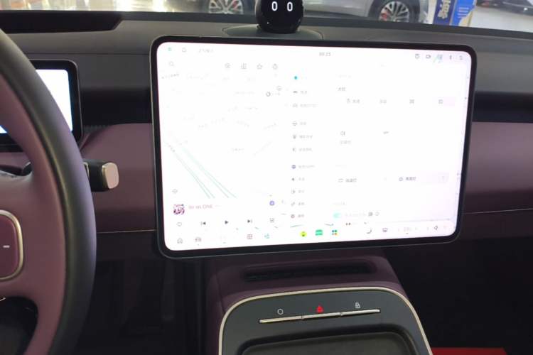Used Nio ET5T 2025 75 kWh Touring Audio And AC Panel