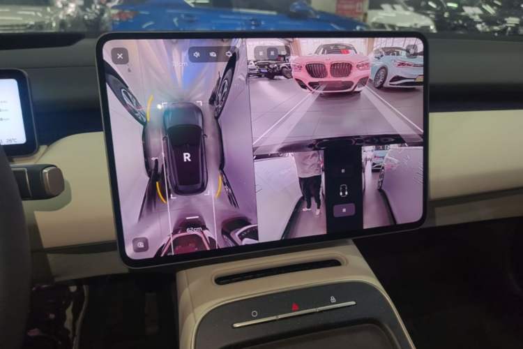 Used Nio ET5T 2025 75 kWh Touring Audio And AC Panel