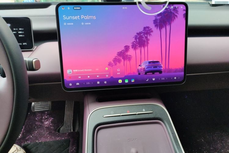 Used Nio ET5T 2025 75 kWh Touring Audio And AC Panel