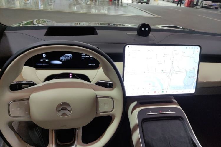 Used Nio ET5T 2025 75 kWh Touring Center Console