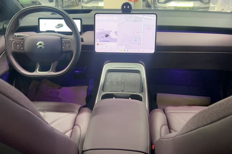 Used Nio ET5T 2025 75 kWh Touring Center Console