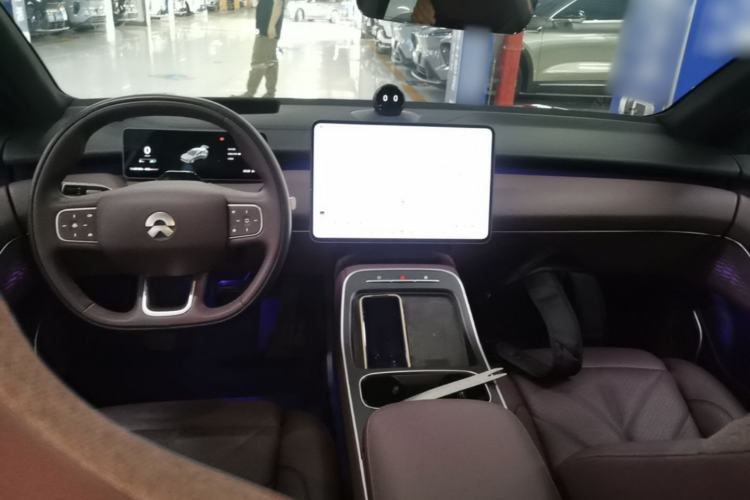 Used Nio ET5T 2025 75 kWh Touring Center Console