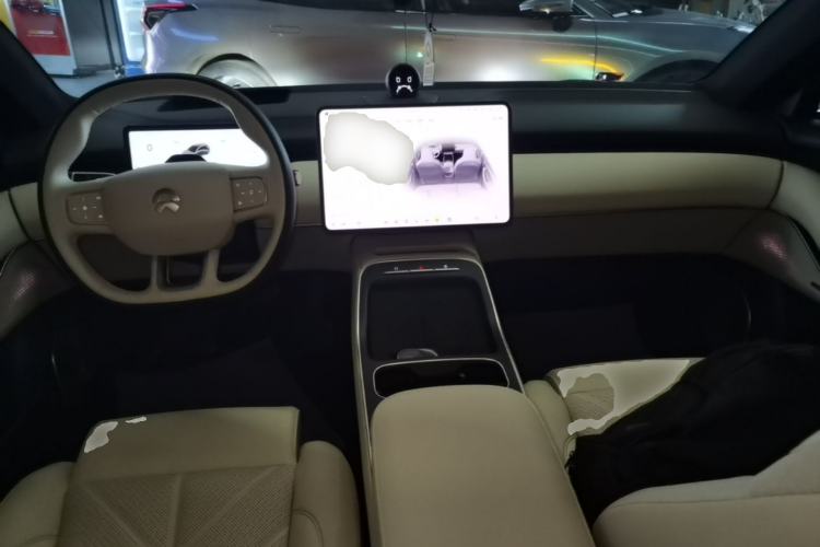 Used Nio ET5T 2025 75 kWh Touring Center Console