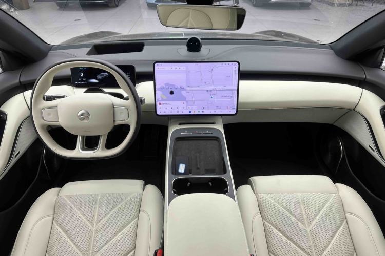 Used Nio ET5T 2025 75 kWh Touring Center Console