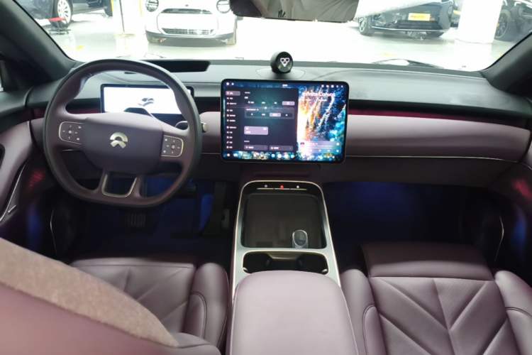 Used Nio ET5T 2025 75 kWh Touring Center Console