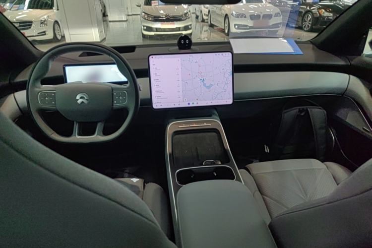 Used Nio ET5T 2025 75 kWh Touring Center Console