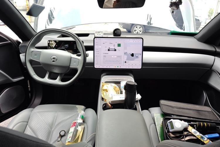Used Nio ET5T 2025 75 kWh Touring Center Console