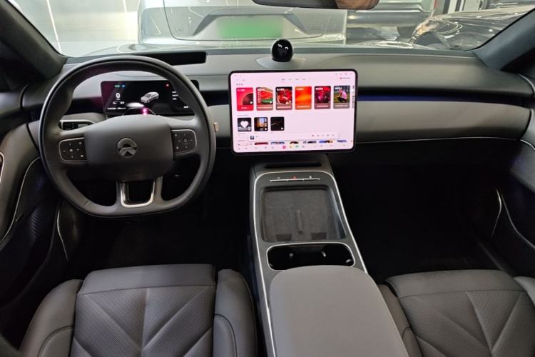 Used Nio ET5T 2025 100kWh Touring Center Console