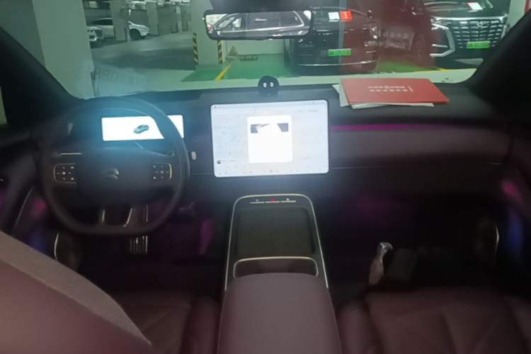 Used Nio ET5T 2025 75 kWh Touring Center Console