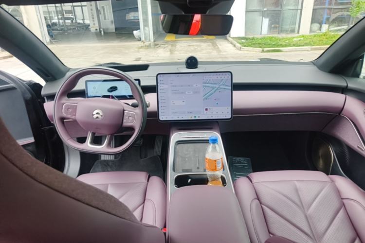 Used Nio ET5T 2025 75 kWh Touring Center Console