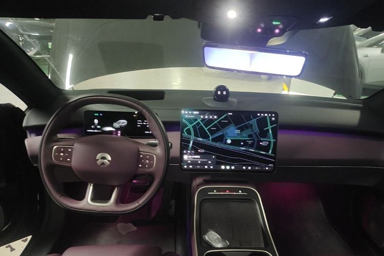 Used Nio ET5T 2025 75 kWh Touring Center Console