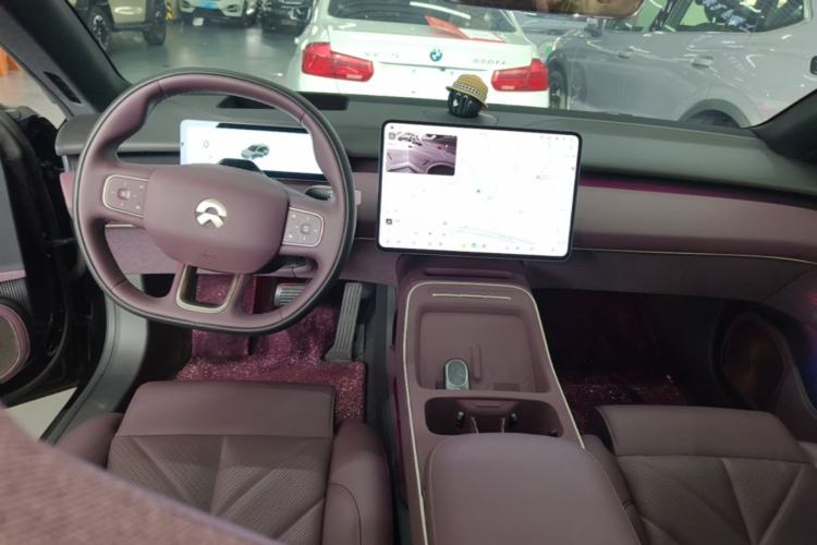 Used Nio ET5T 2025 75 kWh Touring Center Console