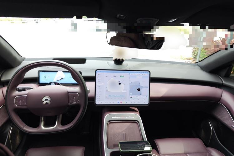 Used Nio ET5T 2025 75 kWh Touring Center Console