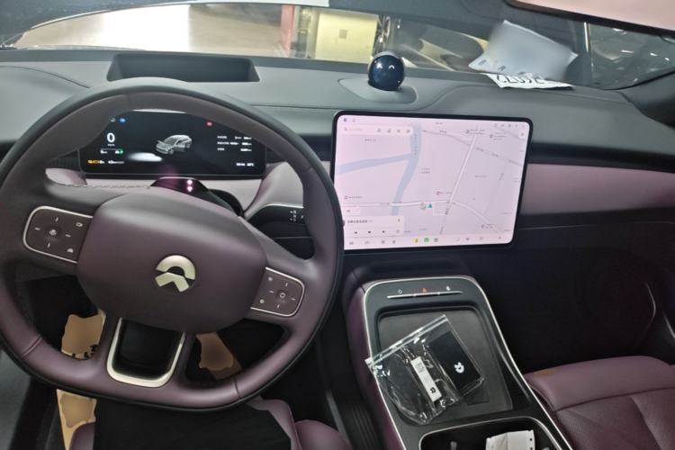 Used Nio ET5T 2025 75 kWh Touring Center Console
