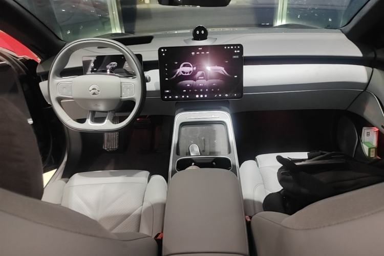 Used Nio ET5T 2025 75 kWh Touring Center Console