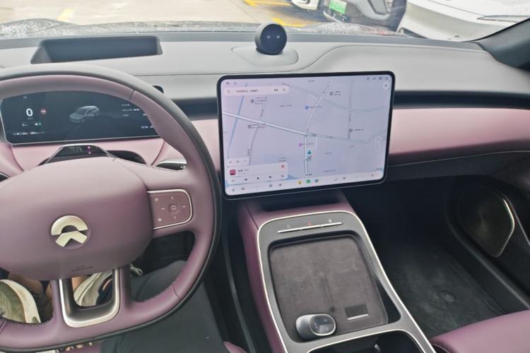 Used Nio ET5T 2025 75 kWh Touring Center Console