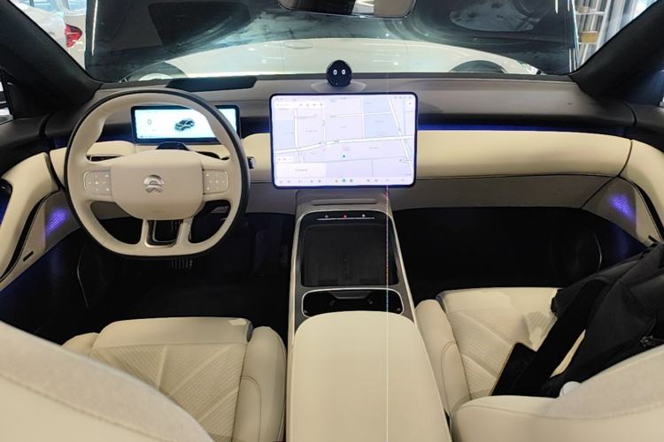 Used Nio ET5T 2025 75 kWh Touring Center Console
