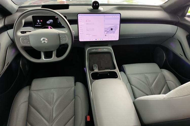 Used Nio ET5T 2025 75 kWh Touring Center Console
