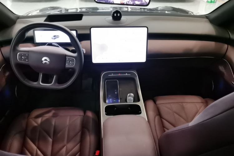 Used Nio ET5T 2025 75 kWh Touring Center Console