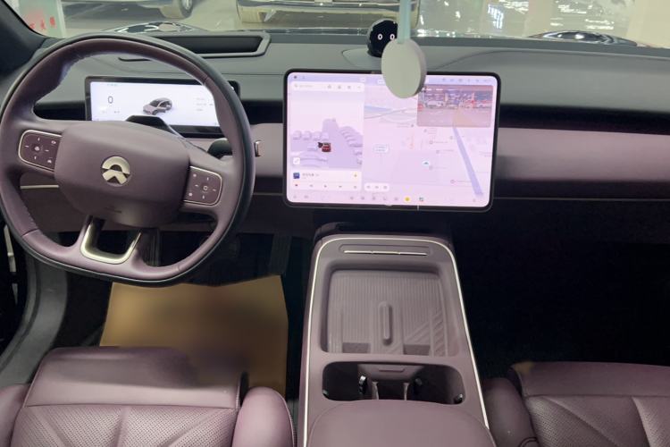 Used Nio ET5T 2025 75 kWh Touring Center Console