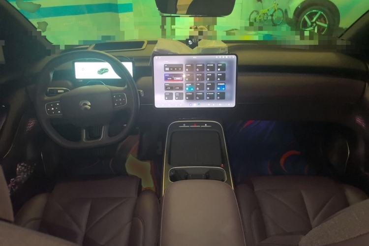 Used Nio ET5T 2025 75 kWh Touring Center Console
