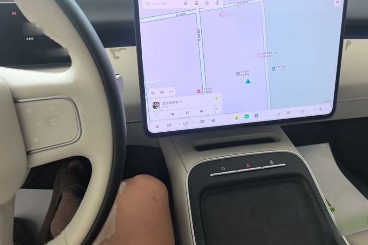 Used Nio ET5T 2025 75 kWh Touring Center Console