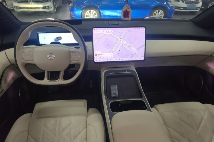 Used Nio ET5T 2025 75 kWh Touring Center Console